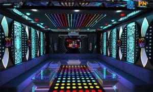 Trang trí phòng karaoke bằng giấy dán kính