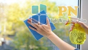 cách lau kính tại nhà